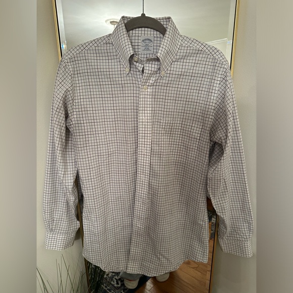 Brooks Brothers 346 Men’s Burgundy Checked Button Down Size 14 1/2 - 2/3 - Picture 1 of 3